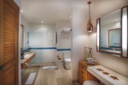 El Gouna - Red Sea. Movenpick Hotel, deluxe lagoon view bathroom.